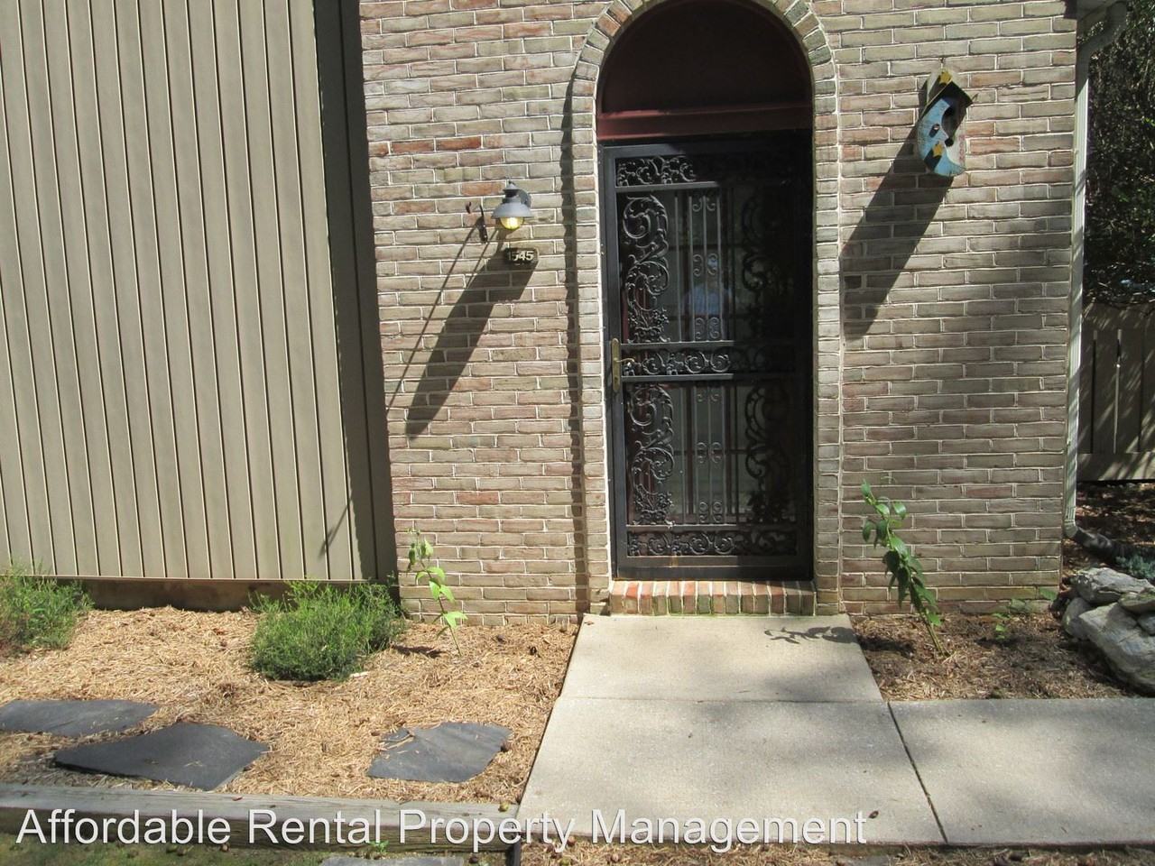 1545 Kensington Dr - Photo 3 of 18