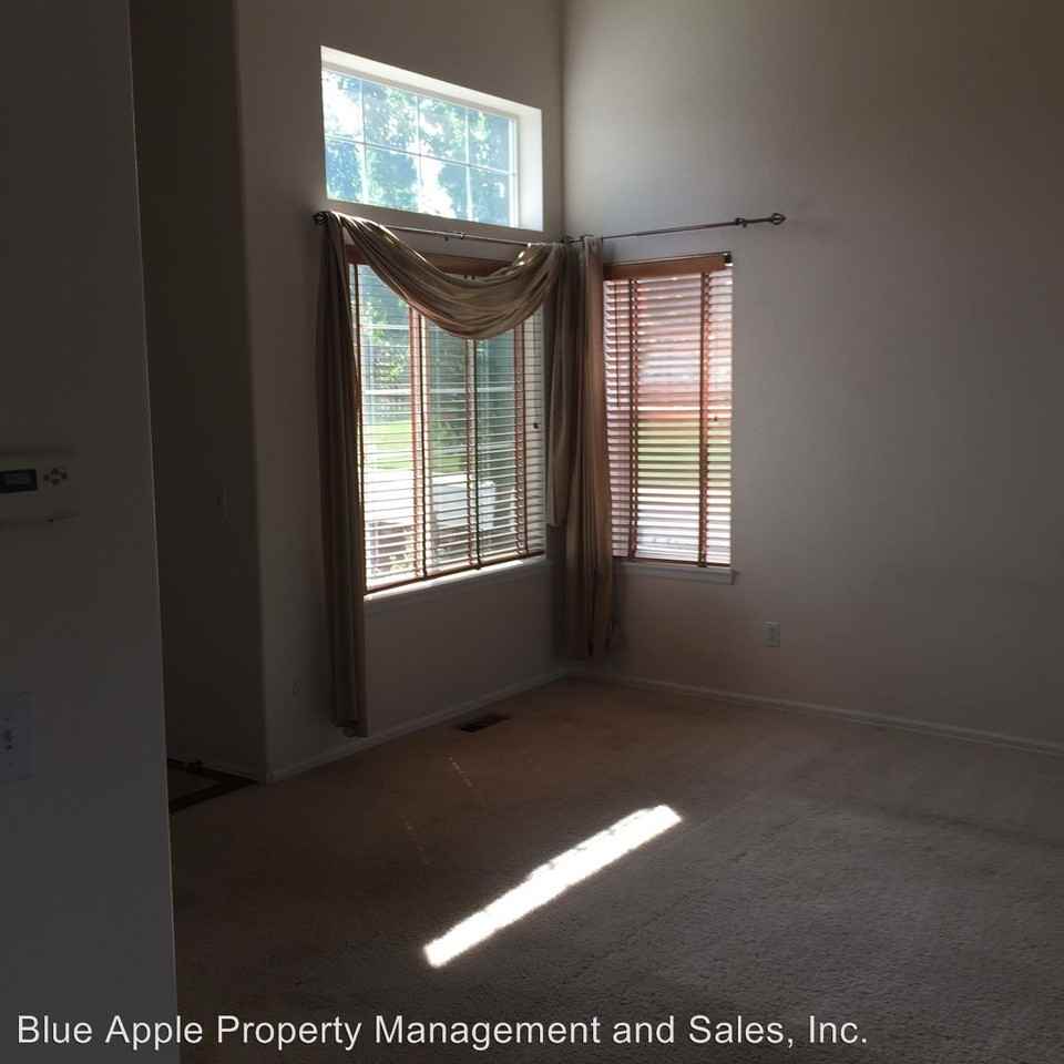 393 Balsa Dr - Photo 3 of 25