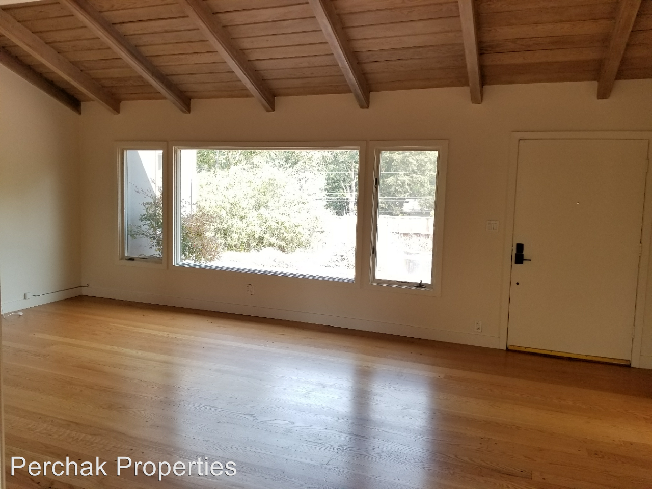1037 Mountain View Blvd - Photo 3 of 12