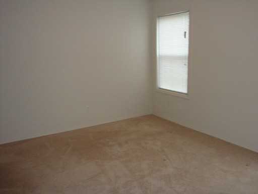 5023 Spruce Ave - Photo 3 of 4