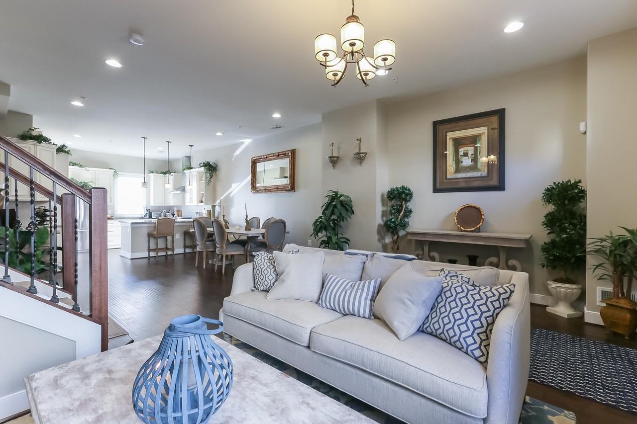 2106 Main Line Blvd - Photo 2 of 30