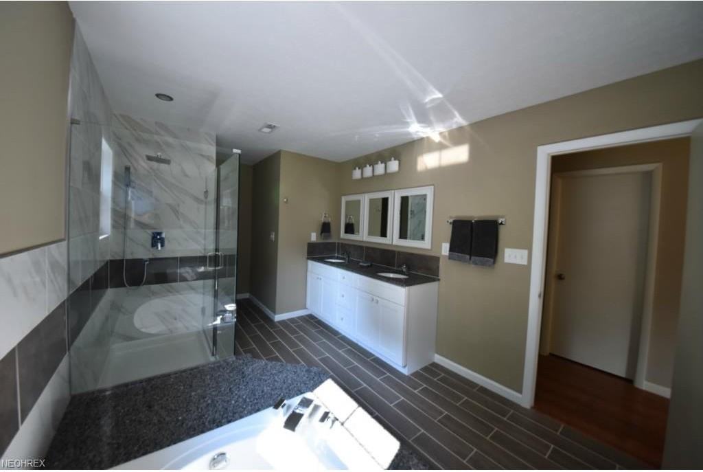 25400 Cedar Rd - Photo 3 of 25