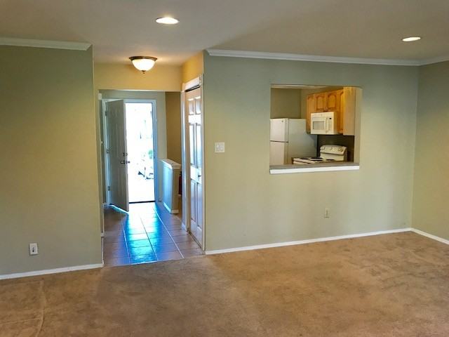 3226 Juniper Ct - Photo 2 of 16