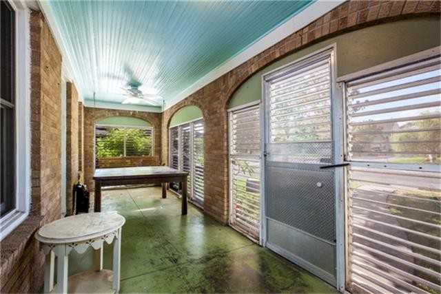 5002 Woodrow Ave - Photo 3 of 32