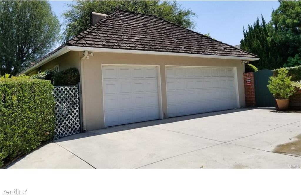 705 Chaucer Rd - Photo 2 of 16