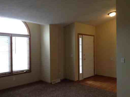 618 Dickerson Dr - Photo 2 of 26