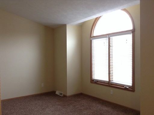 618 Dickerson Dr - Photo 3 of 26