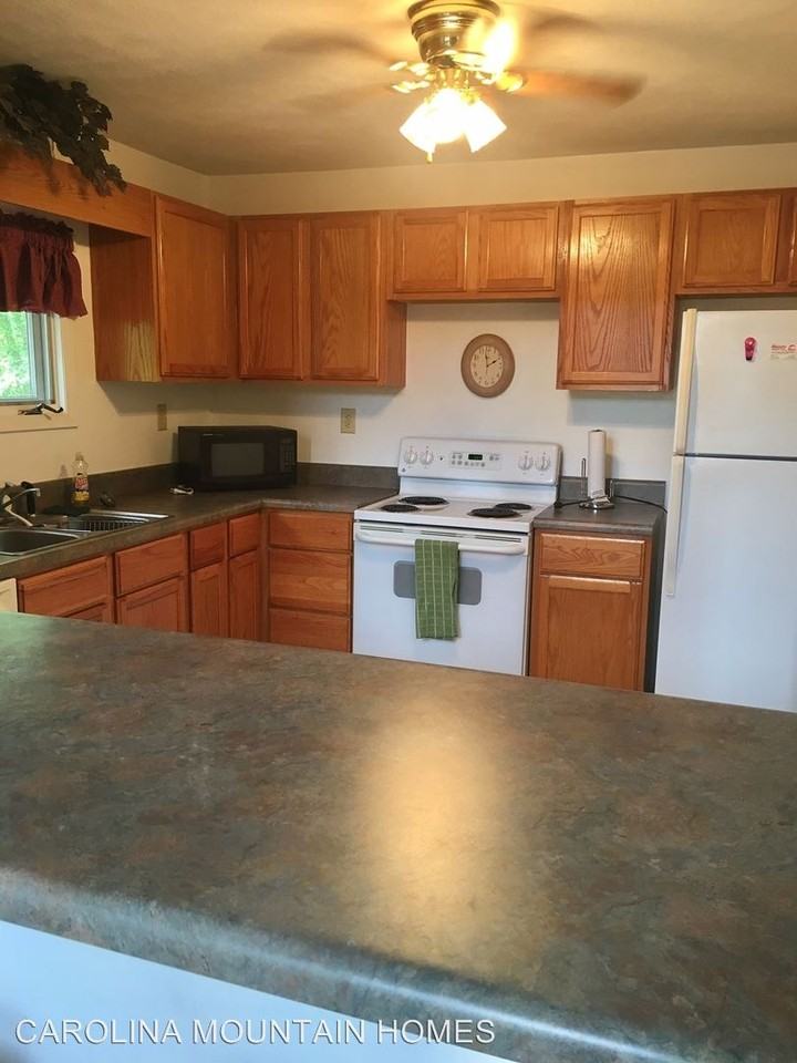 100 Stephens Ln - Photo 3 of 13