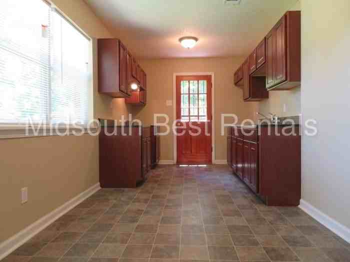 3987 Maynard Dr - Photo 3 of 5