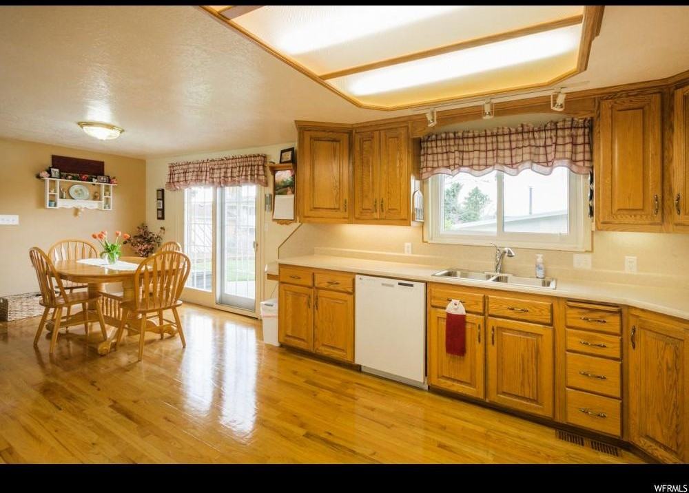 366 S 1280 E St - Photo 2 of 23