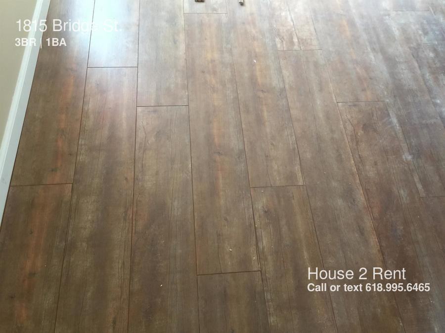 1815 Bridge St - Photo 3 of 7