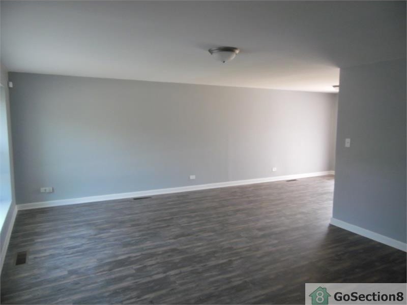 3813 168th Pl - Photo 3 of 15