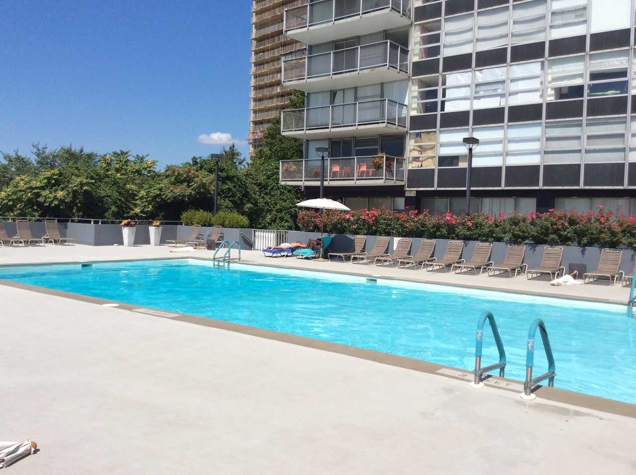 6050 Boulevard East #2