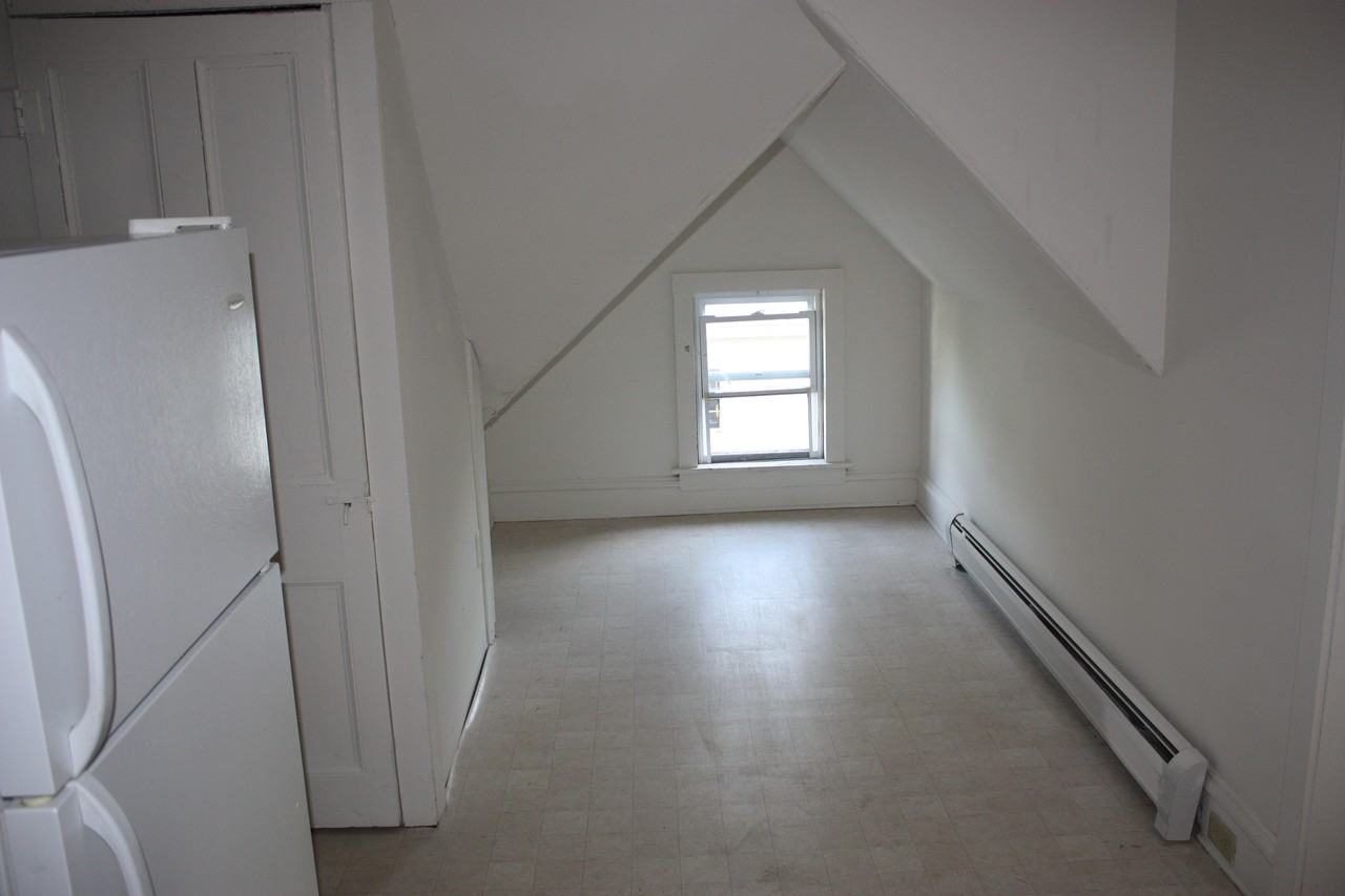 43 N Willard St #2 - Photo 2 of 11