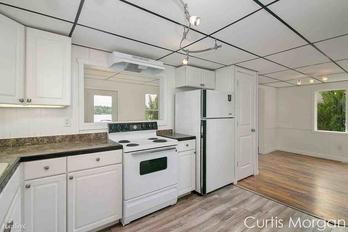 5052 Gahan St NE - Photo 2 of 10