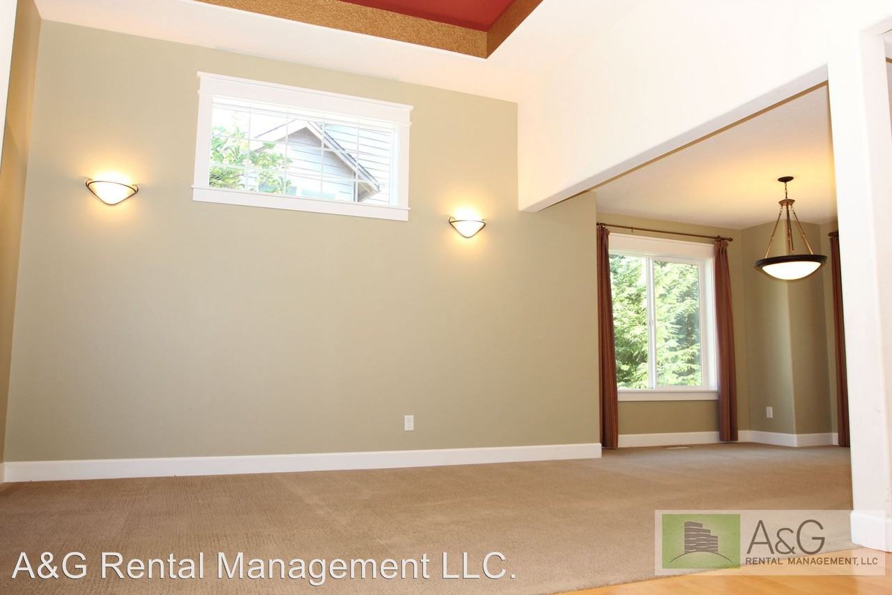 8994 SE Highgate Dr - Photo 2 of 34