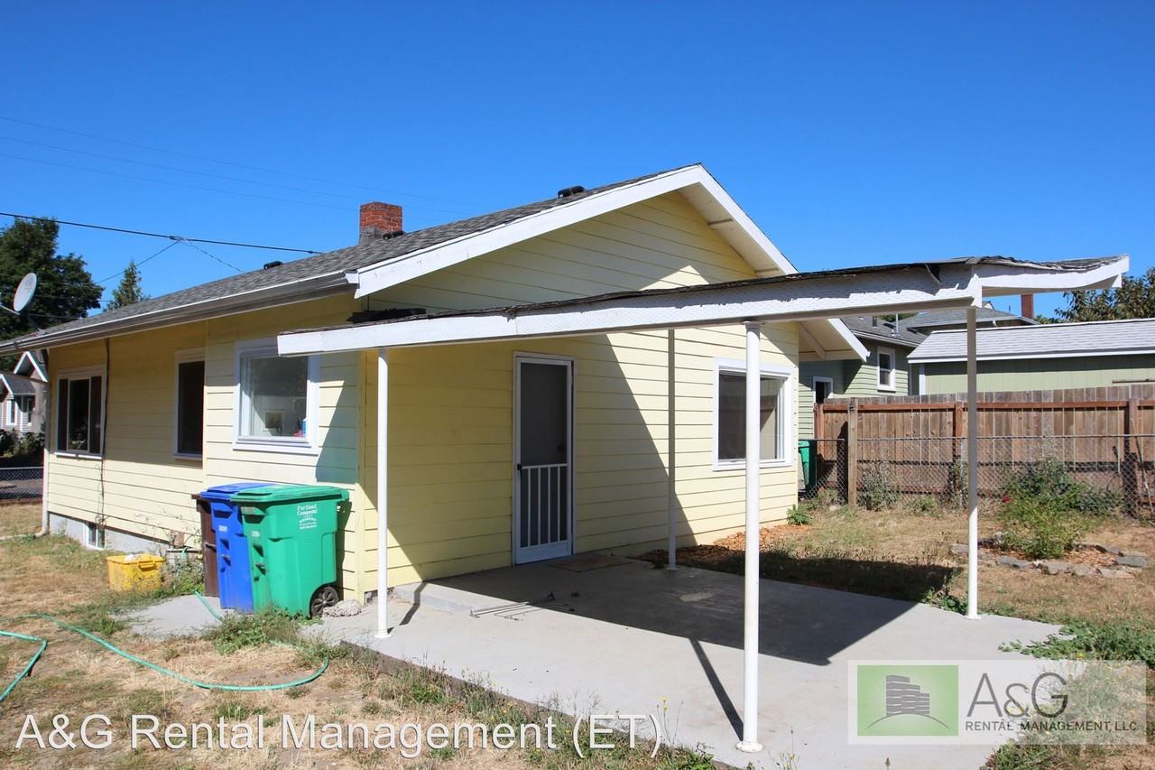 3172 NE 72nd Ave - Photo 3 of 27