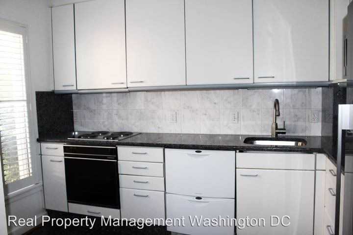 4371 Embassy Park Dr NW - Photo 2 of 22