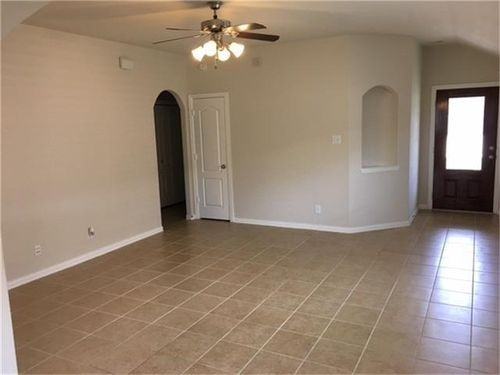 6111 Carver Pines Dr - Photo 3 of 8