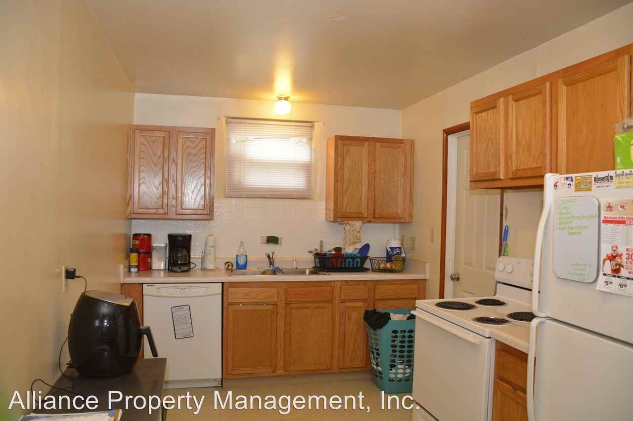 405 N. Tenth St - Photo 2 of 8