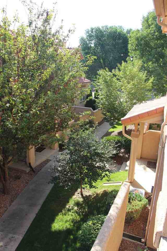1450 Courtyard Heights - Photo 2 of 16