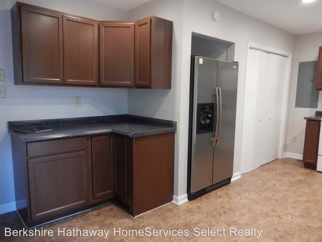 304 Confederate Dr - Photo 2 of 8