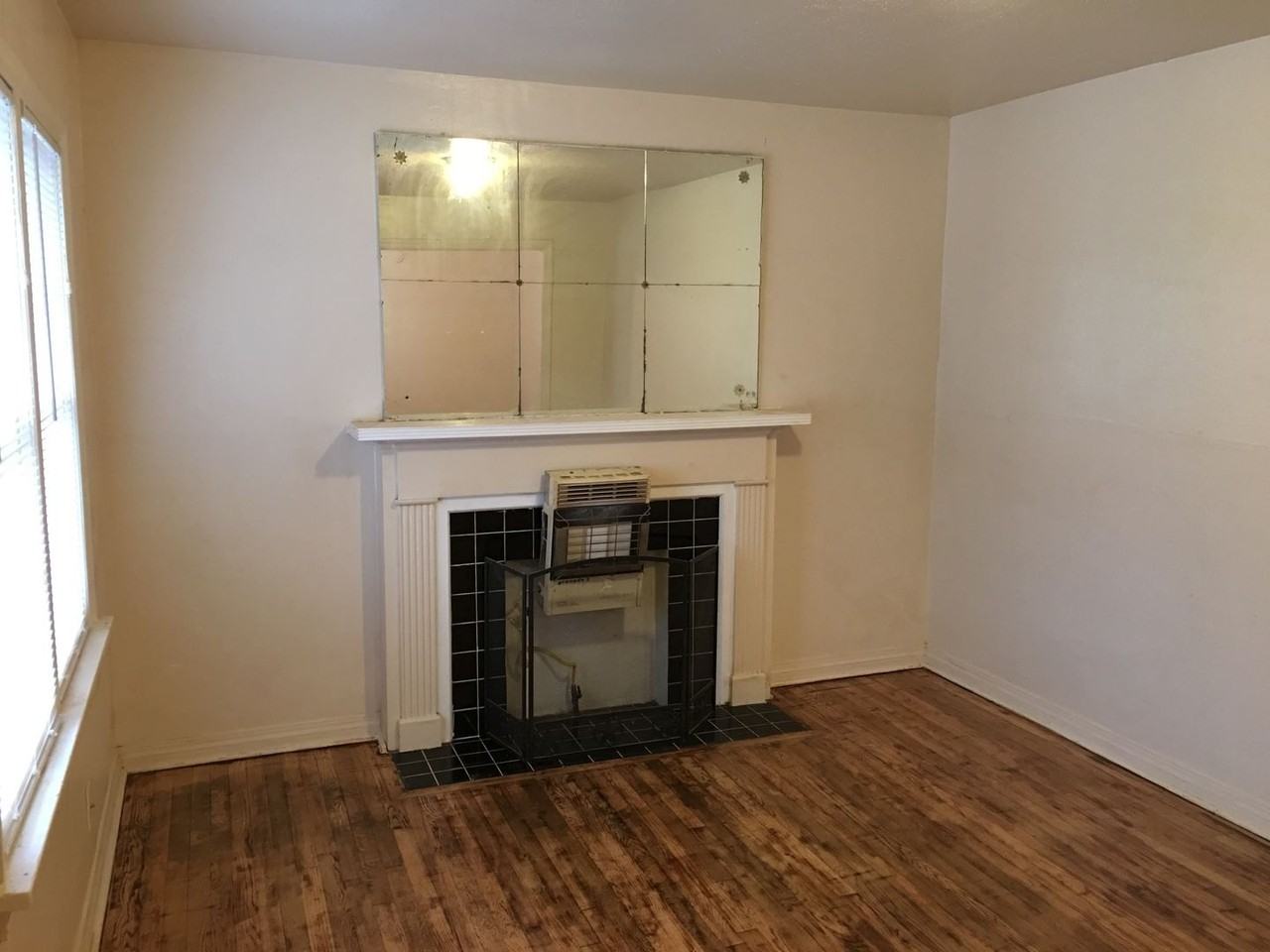 2132 NE 20th St - Photo 2 of 17