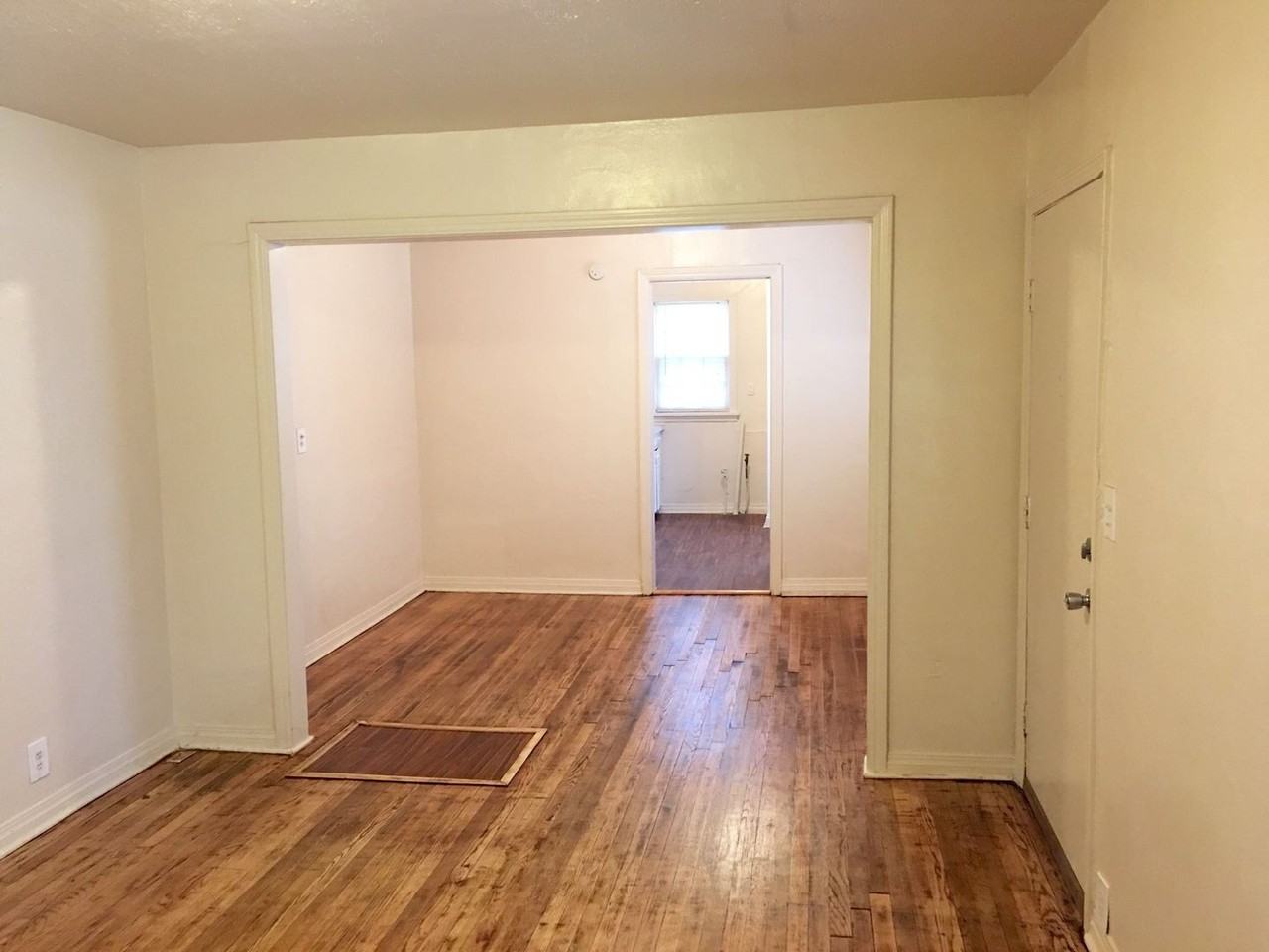 2132 NE 20th St - Photo 3 of 17