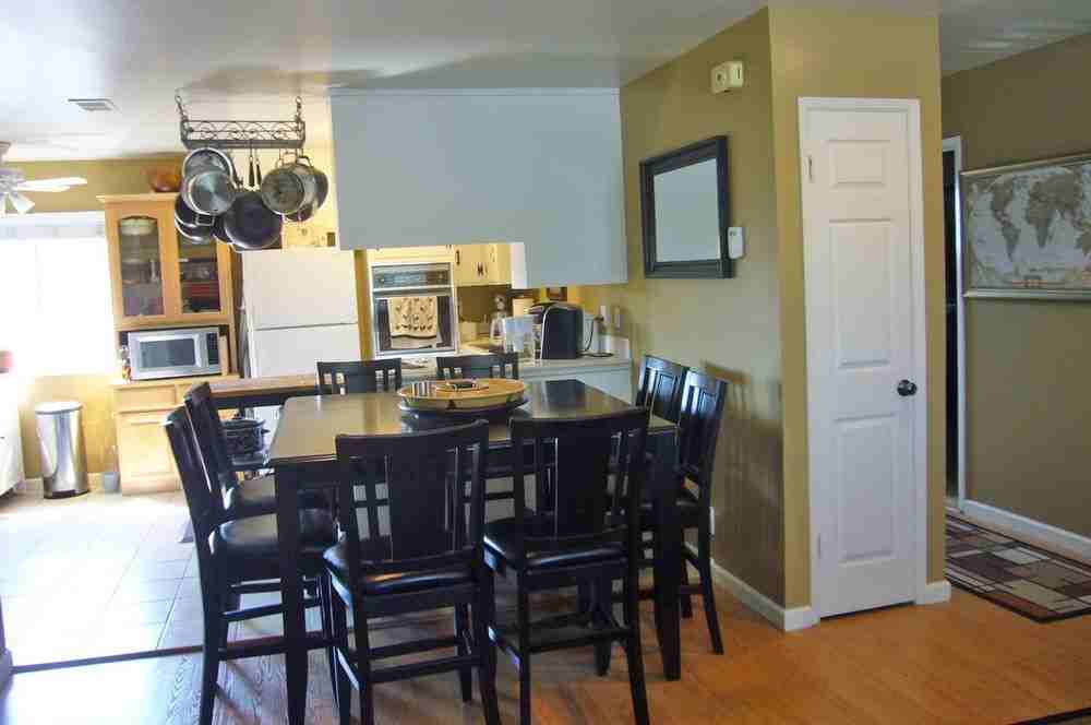 1037 Zarick Dr - Photo 3 of 8