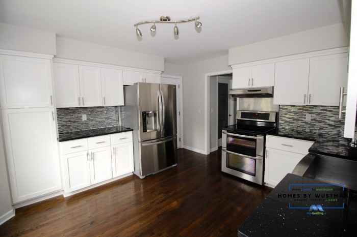 1723 Winslow Court - Photo 2 of 18