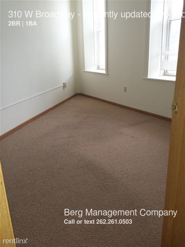 310 W Broadway - Photo 2 of 7