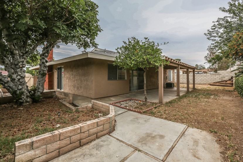 6998 New Mexico Dr - Photo 2 of 14