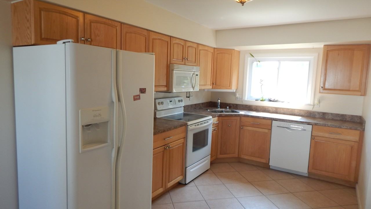 1985 Washington Ave - Photo 3 of 14