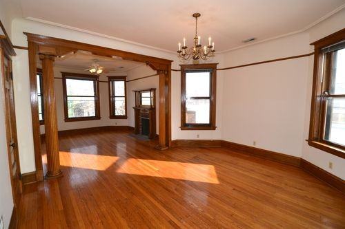 3720 N Pine Grove - Photo 2 of 5