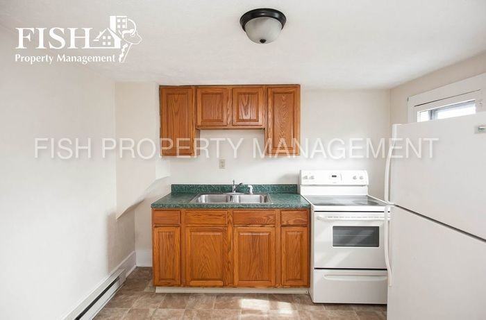 320 Main St - Photo 2 of 12