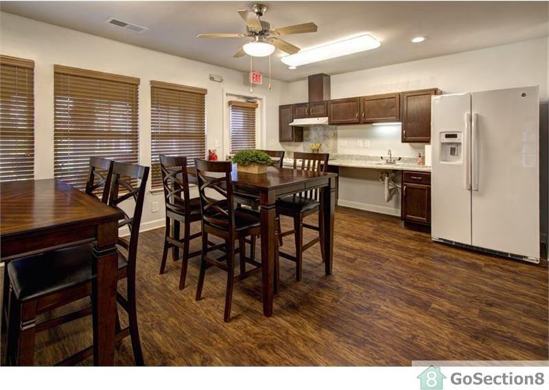 2985 N Oxford St #67304 - Photo 2 of 10