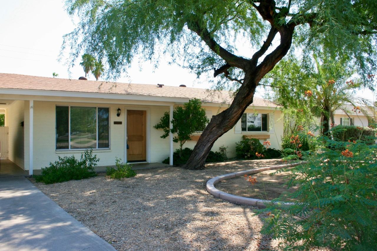 6725 E 2nd St - Photo 2 of 11