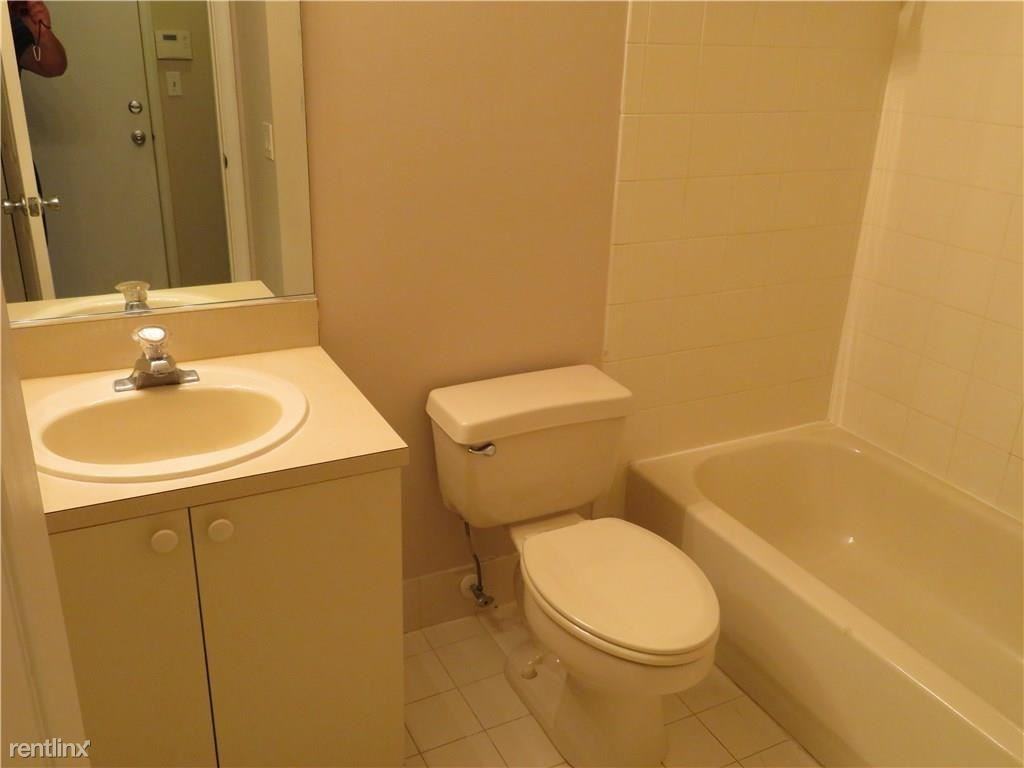 4312 Miramar Pkwy - Photo 3 of 10