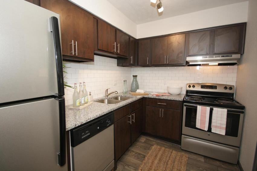 Carlyle of Sandy Springs - Photo 2 of 25