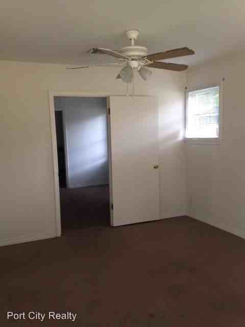 144 E Gregg St - Photo 2 of 9