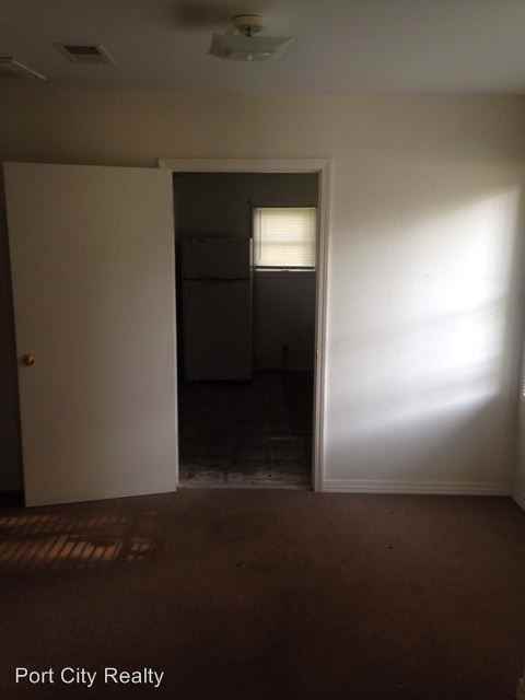 144 E Gregg St - Photo 3 of 9
