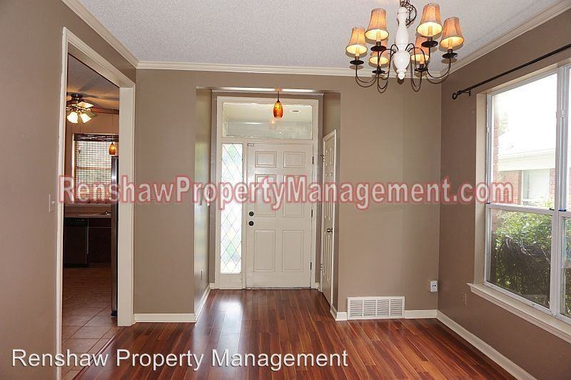 720 Walnut Woods Cove S - Photo 2 of 14