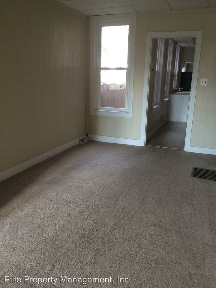 811 S Beaver St - Photo 3 of 16