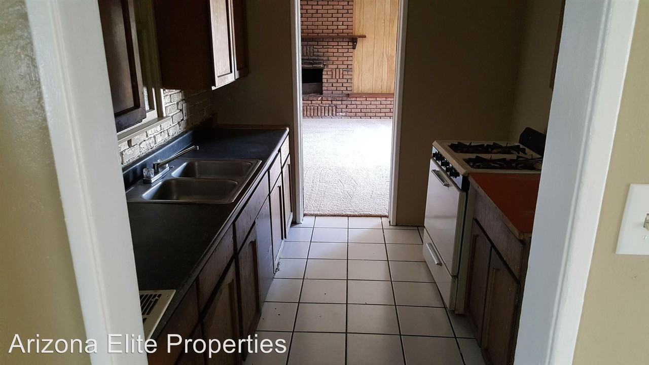 6040 S 3rd Ave - Photo 3 of 10