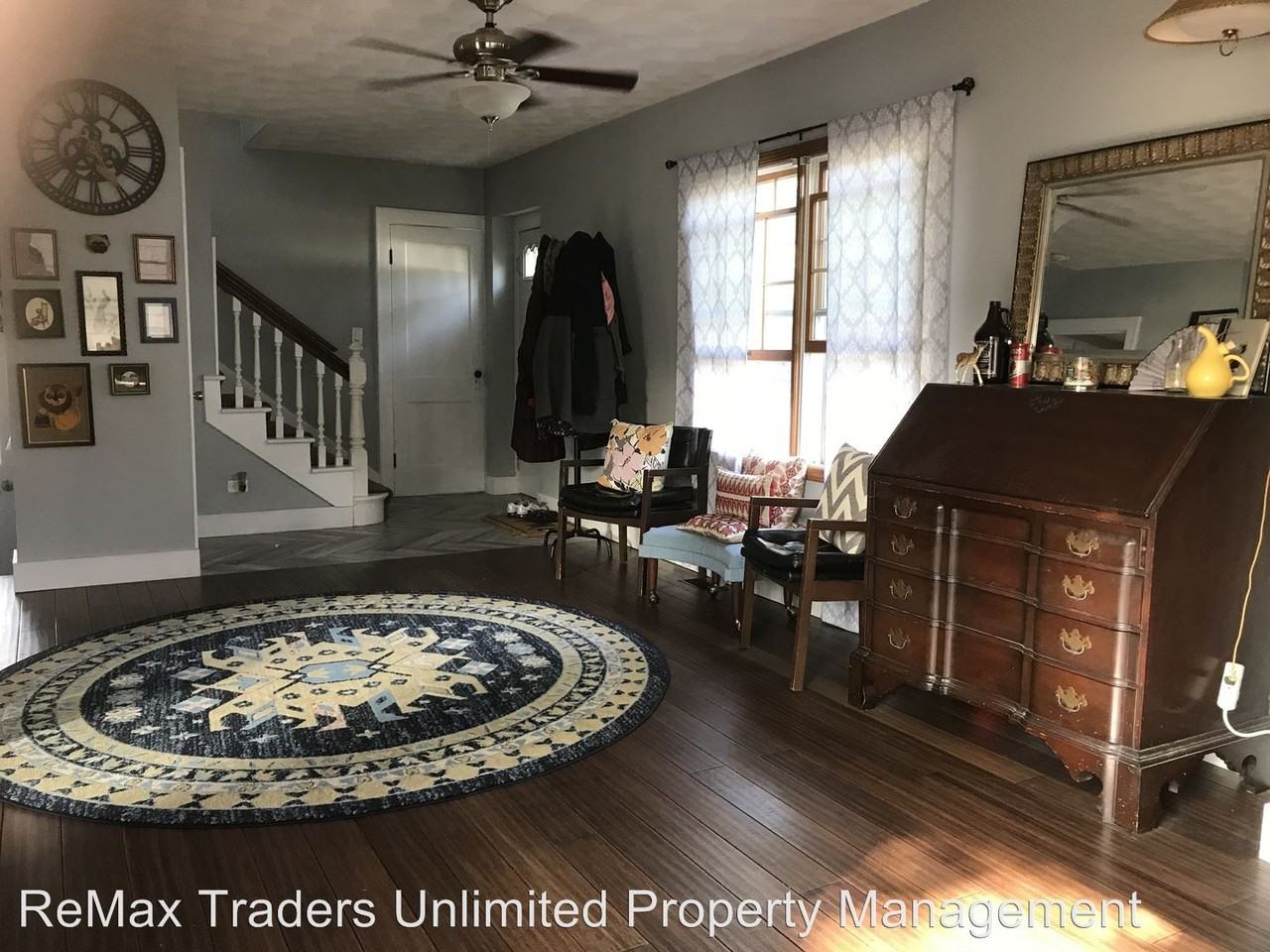 204 S Spruce St - Photo 2 of 18
