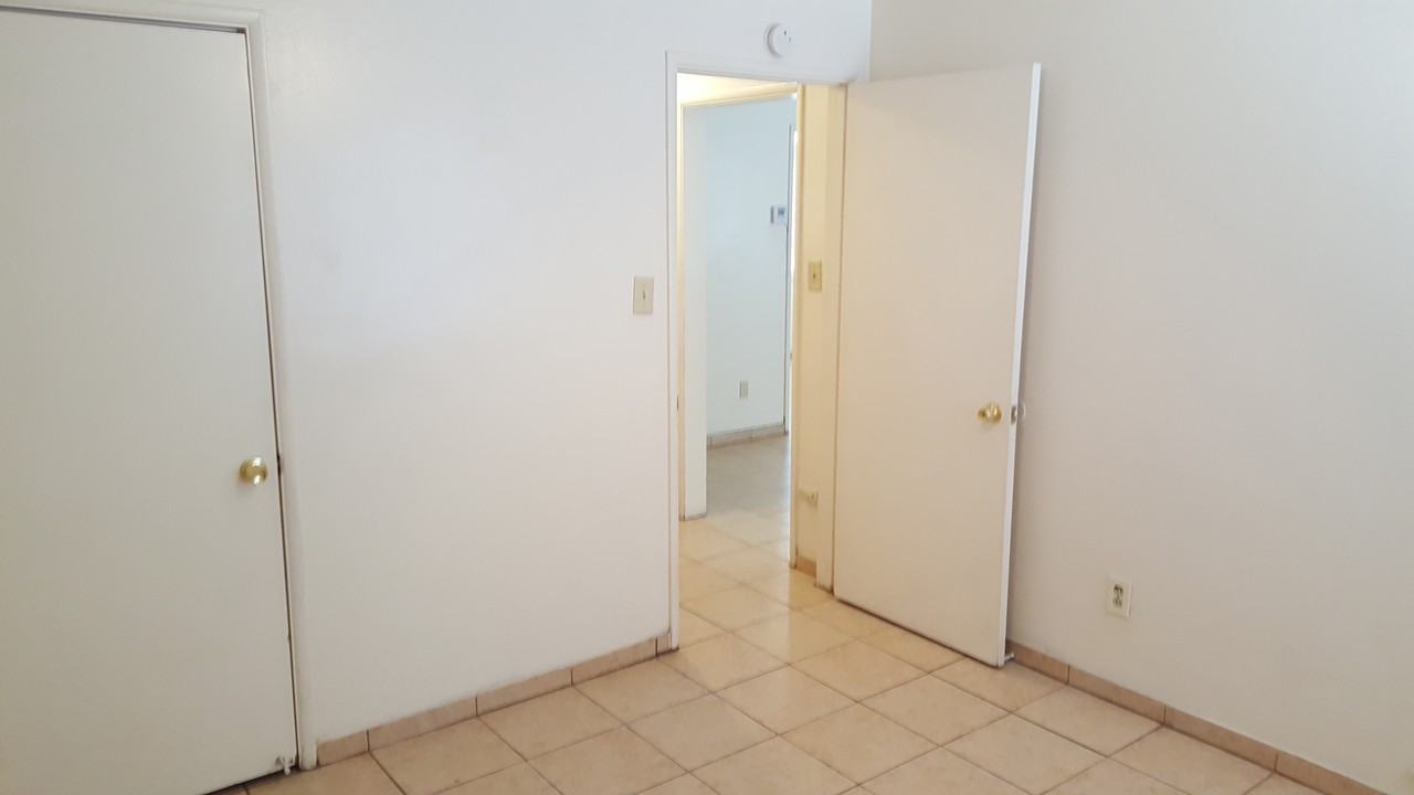 465 W 18th St - Photo 3 of 8