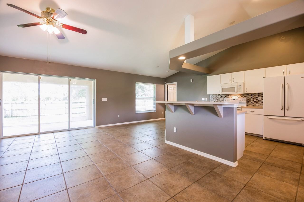 3108 SW 19th Pl - Photo 3 of 15