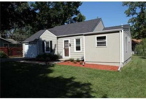 5427 Walmer St - Photo 2 of 13