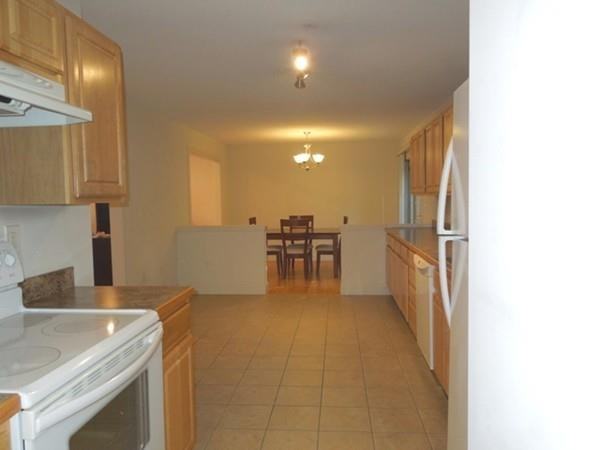 11 Young Ave - Photo 2 of 14