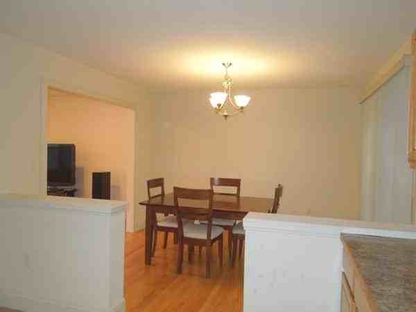 11 Young Ave - Photo 3 of 14